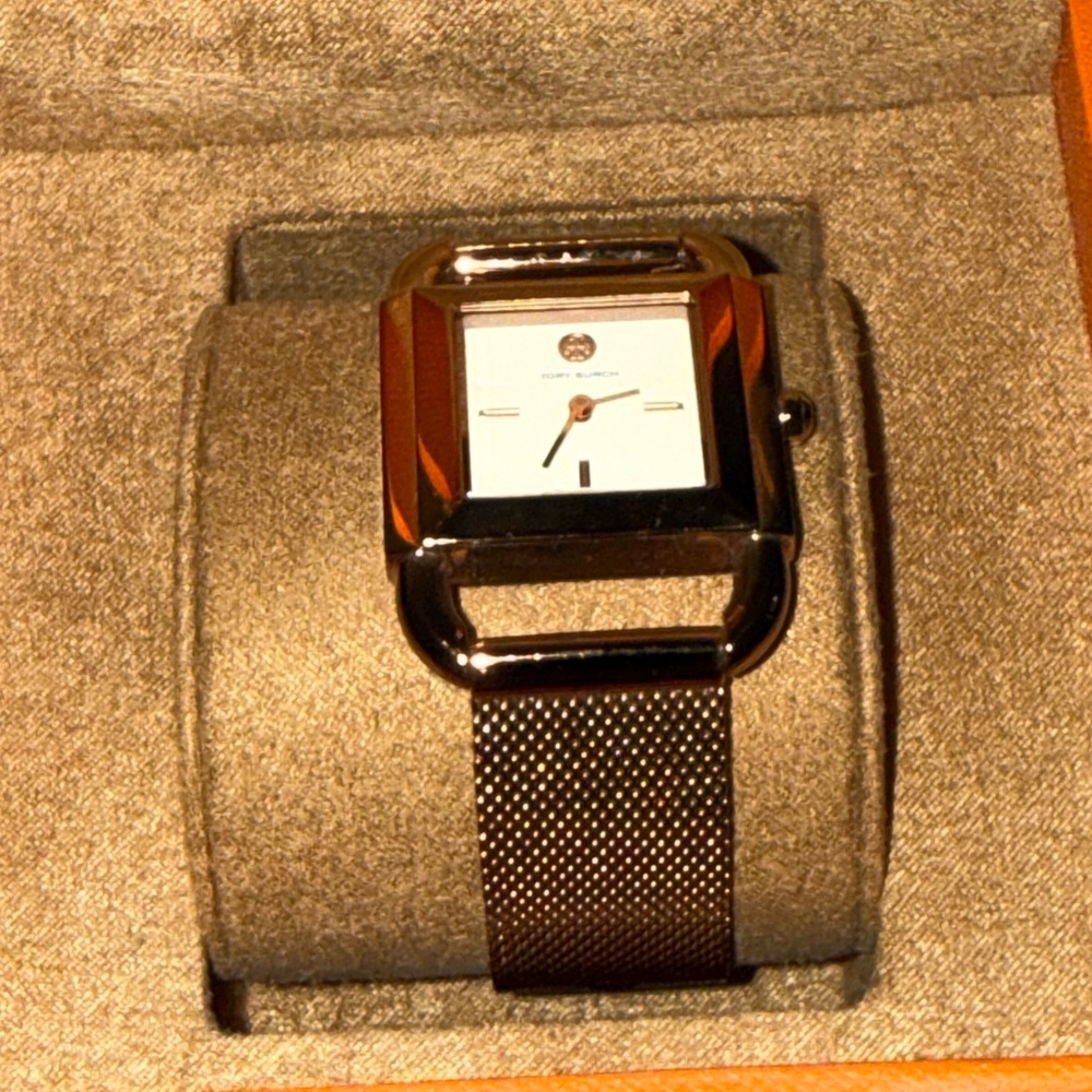 Tory Burch The Phipps Rose Gold Tone Watch - Picture 4 of 12